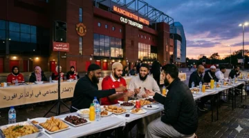 لحظات رفع آذان المغرب وتقديم وجبات الإفطار داخل ملعب أولد ترافورد